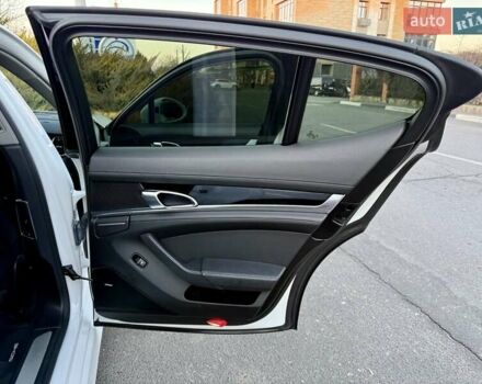 Белый Порше Панамера, объемом двигателя 3 л и пробегом 146 тыс. км за 29999 $, фото 75 на Automoto.ua