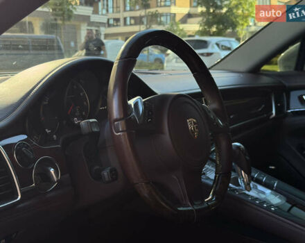 Білий Порше Panamera, об'ємом двигуна 3.61 л та пробігом 65 тис. км за 29999 $, фото 30 на Automoto.ua