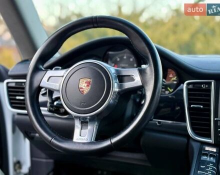 Белый Порше Панамера, объемом двигателя 3 л и пробегом 146 тыс. км за 29999 $, фото 89 на Automoto.ua
