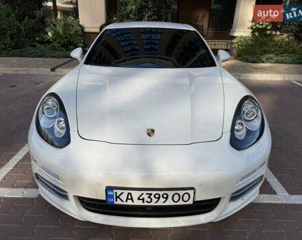 Білий Порше Panamera, об'ємом двигуна 3.61 л та пробігом 65 тис. км за 29999 $, фото 5 на Automoto.ua