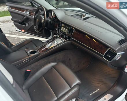 Белый Порше Панамера, объемом двигателя 3.61 л и пробегом 137 тыс. км за 22500 $, фото 19 на Automoto.ua