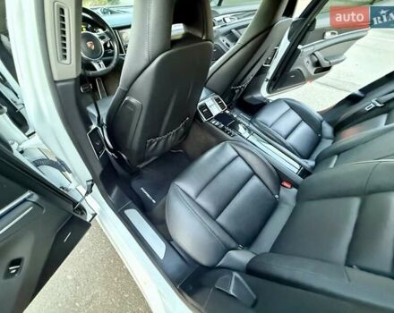 Белый Порше Панамера, объемом двигателя 3 л и пробегом 146 тыс. км за 29999 $, фото 95 на Automoto.ua