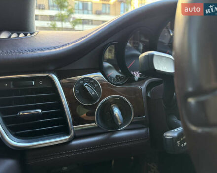 Білий Порше Panamera, об'ємом двигуна 3.61 л та пробігом 65 тис. км за 29999 $, фото 18 на Automoto.ua