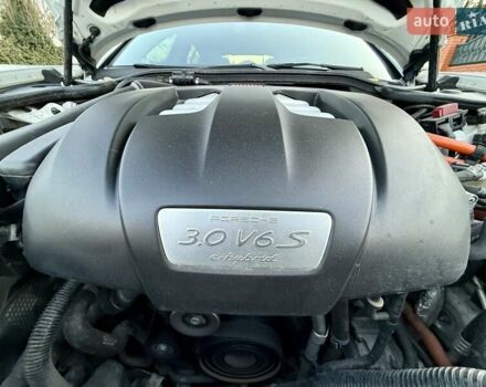 Белый Порше Панамера, объемом двигателя 3 л и пробегом 146 тыс. км за 29999 $, фото 132 на Automoto.ua