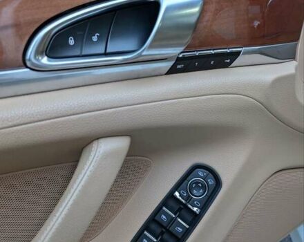 Білий Порше Panamera, об'ємом двигуна 3 л та пробігом 136 тис. км за 30000 $, фото 47 на Automoto.ua