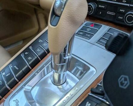 Білий Порше Panamera, об'ємом двигуна 3 л та пробігом 136 тис. км за 30000 $, фото 40 на Automoto.ua