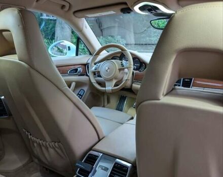 Білий Порше Panamera, об'ємом двигуна 3 л та пробігом 136 тис. км за 30000 $, фото 35 на Automoto.ua
