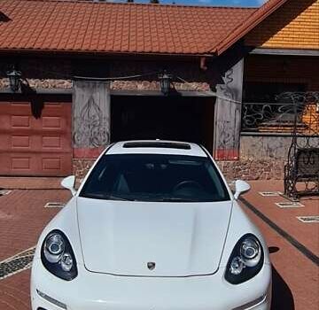 Білий Порше Panamera, об'ємом двигуна 3.61 л та пробігом 149 тис. км за 25499 $, фото 9 на Automoto.ua