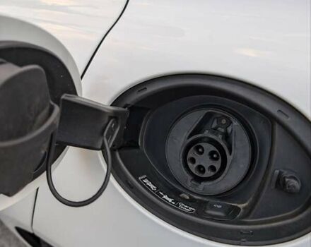 Білий Порше Panamera, об'ємом двигуна 3 л та пробігом 136 тис. км за 30000 $, фото 18 на Automoto.ua