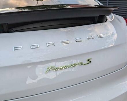 Білий Порше Panamera, об'ємом двигуна 3 л та пробігом 136 тис. км за 30000 $, фото 17 на Automoto.ua