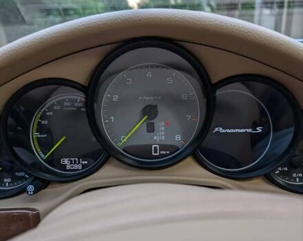 Білий Порше Panamera, об'ємом двигуна 3 л та пробігом 136 тис. км за 30000 $, фото 53 на Automoto.ua