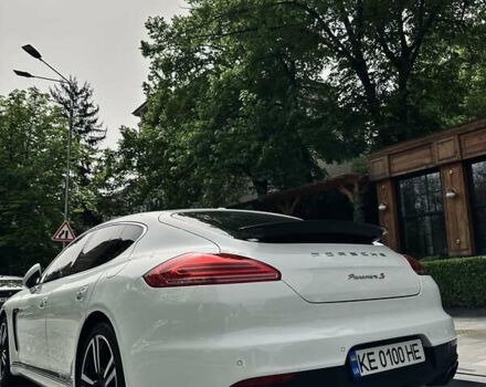 Білий Порше Panamera, об'ємом двигуна 3 л та пробігом 81 тис. км за 38500 $, фото 3 на Automoto.ua