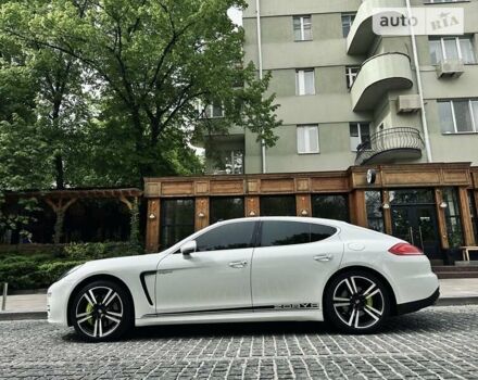 Білий Порше Panamera, об'ємом двигуна 3 л та пробігом 81 тис. км за 38500 $, фото 1 на Automoto.ua