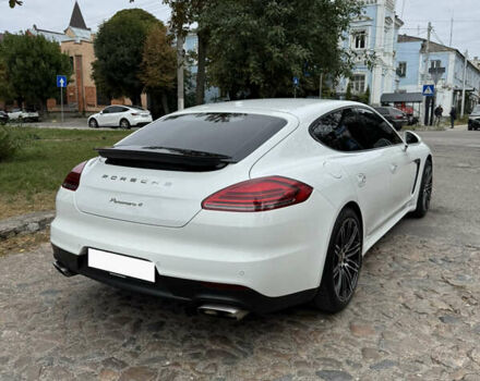 Білий Порше Panamera, об'ємом двигуна 3.61 л та пробігом 97 тис. км за 25500 $, фото 7 на Automoto.ua