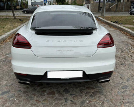 Білий Порше Panamera, об'ємом двигуна 3.61 л та пробігом 97 тис. км за 25500 $, фото 9 на Automoto.ua