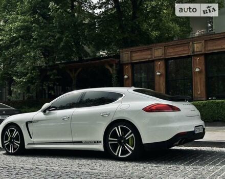 Білий Порше Panamera, об'ємом двигуна 3 л та пробігом 81 тис. км за 38500 $, фото 2 на Automoto.ua