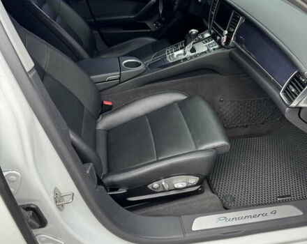 Білий Порше Panamera, об'ємом двигуна 3.61 л та пробігом 97 тис. км за 25500 $, фото 16 на Automoto.ua