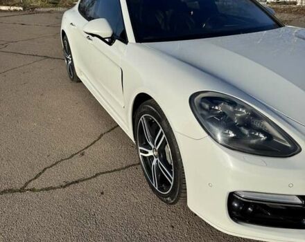 Белый Порше Панамера, объемом двигателя 2.89 л и пробегом 147 тыс. км за 65000 $, фото 5 на Automoto.ua