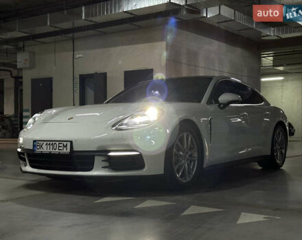 Білий Порше Panamera, об'ємом двигуна 3 л та пробігом 79 тис. км за 59900 $, фото 1 на Automoto.ua