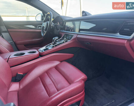 Білий Порше Panamera, об'ємом двигуна 3 л та пробігом 104 тис. км за 49500 $, фото 5 на Automoto.ua