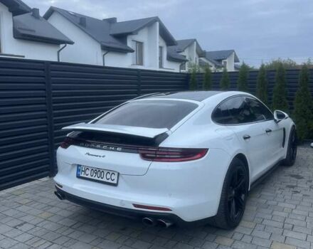 Білий Порше Panamera, об'ємом двигуна 3 л та пробігом 90 тис. км за 50000 $, фото 1 на Automoto.ua