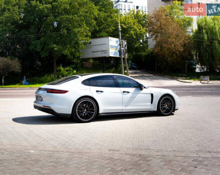 Білий Порше Panamera, об'ємом двигуна 3 л та пробігом 116 тис. км за 47500 $, фото 2 на Automoto.ua