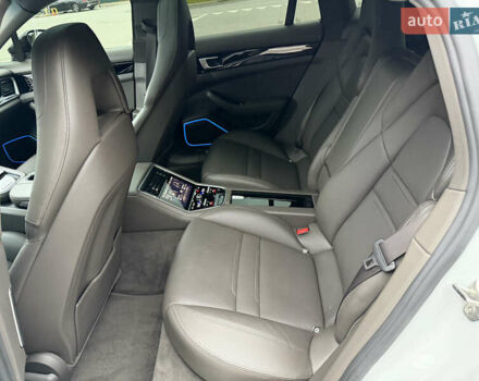 Білий Порше Panamera, об'ємом двигуна 2.89 л та пробігом 43 тис. км за 66499 $, фото 35 на Automoto.ua