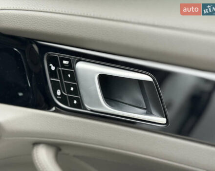 Білий Порше Panamera, об'ємом двигуна 2.89 л та пробігом 43 тис. км за 66499 $, фото 49 на Automoto.ua