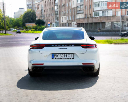 Білий Порше Panamera, об'ємом двигуна 3 л та пробігом 116 тис. км за 47500 $, фото 1 на Automoto.ua