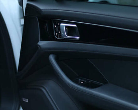 Белый Порше Панамера, объемом двигателя 3 л и пробегом 127 тыс. км за 47500 $, фото 12 на Automoto.ua