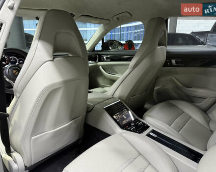 Белый Порше Панамера, объемом двигателя 2.89 л и пробегом 136 тыс. км за 51500 $, фото 22 на Automoto.ua