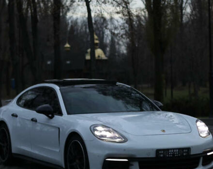 Белый Порше Панамера, объемом двигателя 3 л и пробегом 127 тыс. км за 47500 $, фото 1 на Automoto.ua