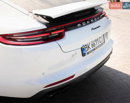 Білий Порше Panamera, об'ємом двигуна 3 л та пробігом 116 тис. км за 47500 $, фото 4 на Automoto.ua