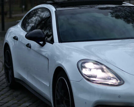 Белый Порше Панамера, объемом двигателя 3 л и пробегом 127 тыс. км за 47500 $, фото 2 на Automoto.ua