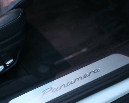 Белый Порше Панамера, объемом двигателя 3 л и пробегом 127 тыс. км за 47500 $, фото 11 на Automoto.ua