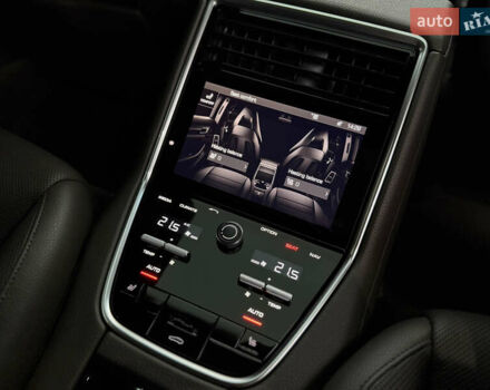 Білий Порше Panamera, об'ємом двигуна 2.89 л та пробігом 43 тис. км за 66499 $, фото 41 на Automoto.ua