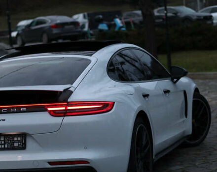 Белый Порше Панамера, объемом двигателя 3 л и пробегом 127 тыс. км за 47500 $, фото 4 на Automoto.ua