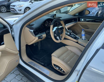 Білий Порше Panamera, об'ємом двигуна 2.89 л та пробігом 114 тис. км за 54500 $, фото 4 на Automoto.ua
