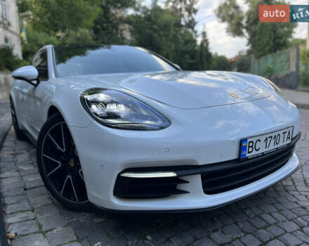 Белый Порше Панамера, объемом двигателя 3 л и пробегом 104 тыс. км за 49900 $, фото 1 на Automoto.ua