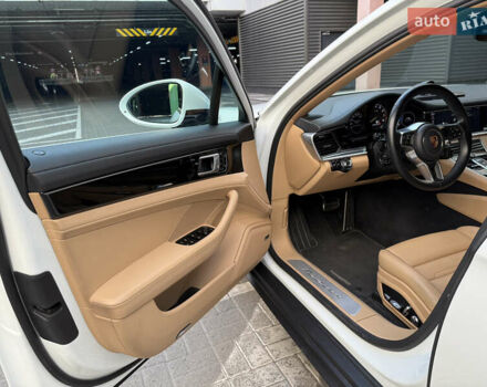 Білий Порше Panamera, об'ємом двигуна 2.9 л та пробігом 100 тис. км за 64000 $, фото 7 на Automoto.ua