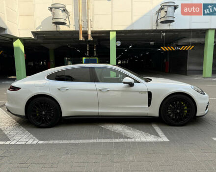 Білий Порше Panamera, об'ємом двигуна 2.9 л та пробігом 100 тис. км за 64000 $, фото 3 на Automoto.ua