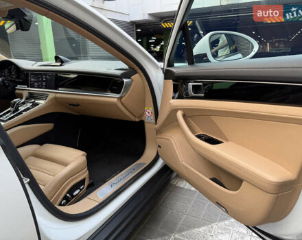 Білий Порше Panamera, об'ємом двигуна 2.9 л та пробігом 100 тис. км за 64000 $, фото 11 на Automoto.ua