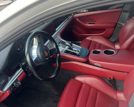 Білий Порше Panamera, об'ємом двигуна 3 л та пробігом 85 тис. км за 49999 $, фото 32 на Automoto.ua