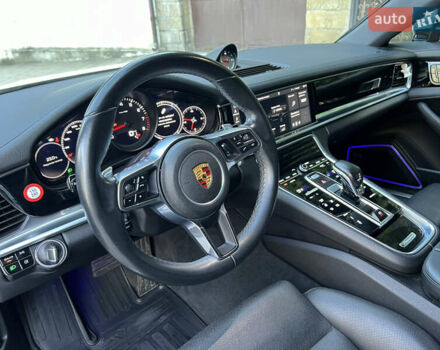 Белый Порше Панамера, объемом двигателя 3 л и пробегом 104 тыс. км за 49900 $, фото 8 на Automoto.ua