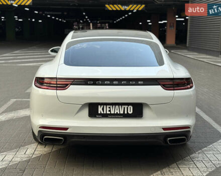 Білий Порше Panamera, об'ємом двигуна 2.9 л та пробігом 100 тис. км за 64000 $, фото 5 на Automoto.ua
