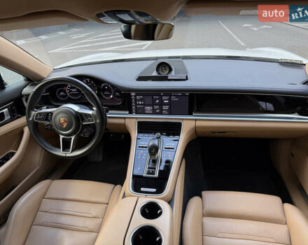 Білий Порше Panamera, об'ємом двигуна 2.9 л та пробігом 100 тис. км за 64000 $, фото 9 на Automoto.ua