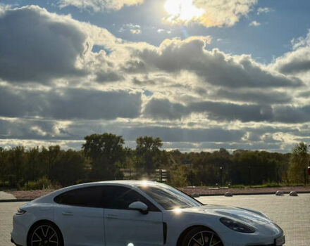 Білий Порше Panamera, об'ємом двигуна 2.89 л та пробігом 60 тис. км за 75000 $, фото 3 на Automoto.ua