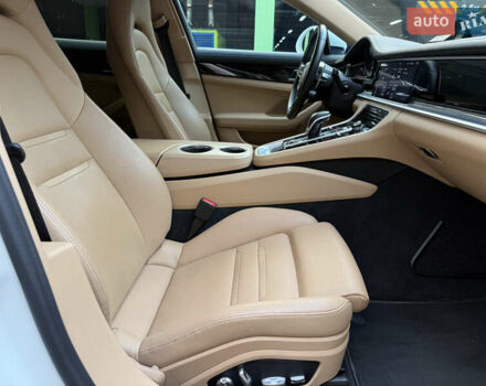 Білий Порше Panamera, об'ємом двигуна 2.9 л та пробігом 100 тис. км за 64000 $, фото 12 на Automoto.ua