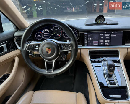 Білий Порше Panamera, об'ємом двигуна 2.9 л та пробігом 100 тис. км за 64000 $, фото 8 на Automoto.ua