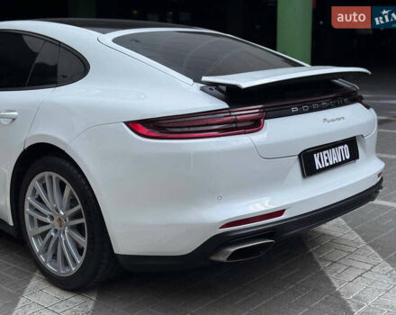 Білий Порше Panamera, об'ємом двигуна 3 л та пробігом 49 тис. км за 58000 $, фото 15 на Automoto.ua